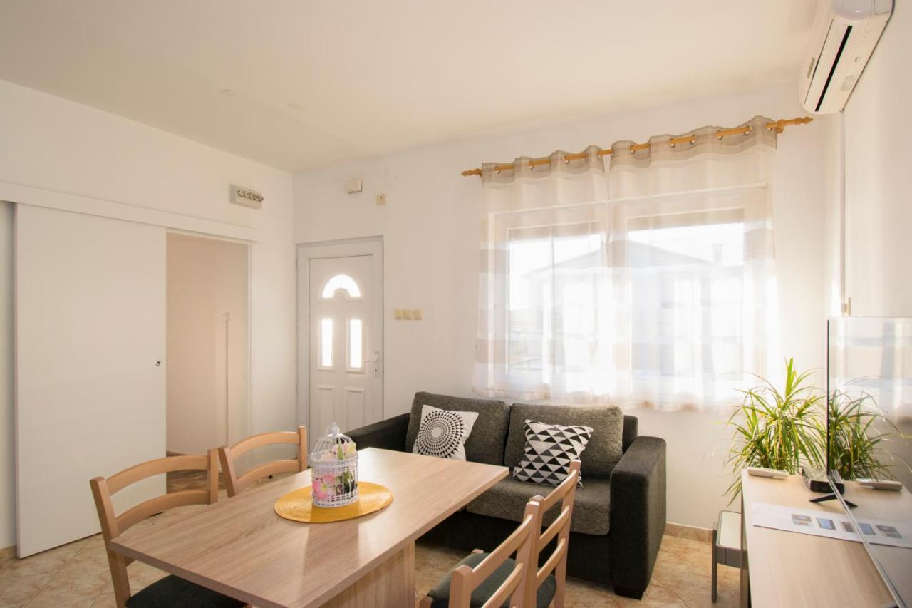 Apartman Fuma Rovigno Esterno foto