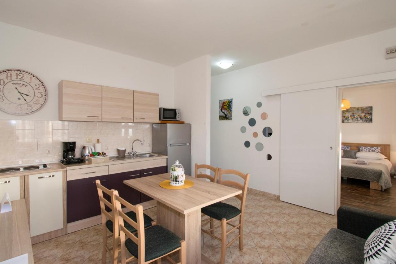 Apartman Fuma Rovigno Esterno foto