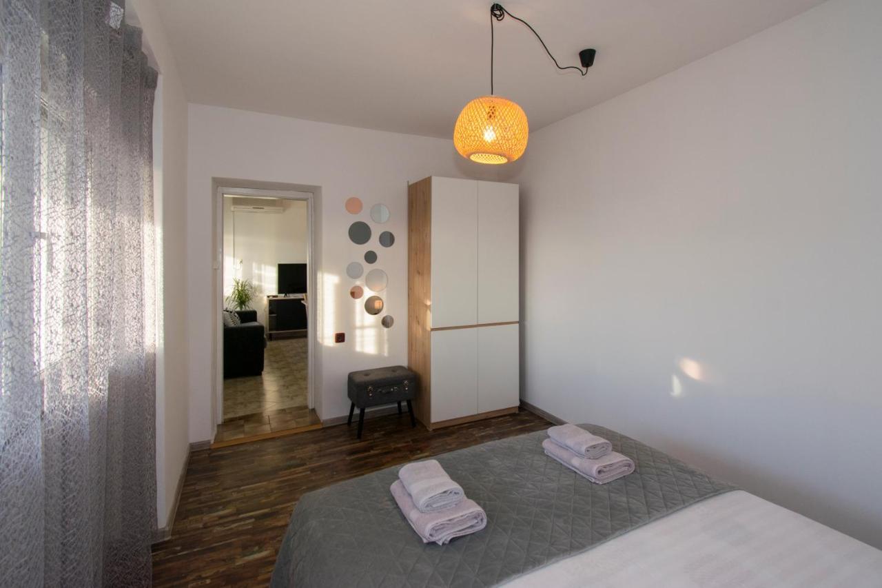 Apartman Fuma Rovigno Esterno foto
