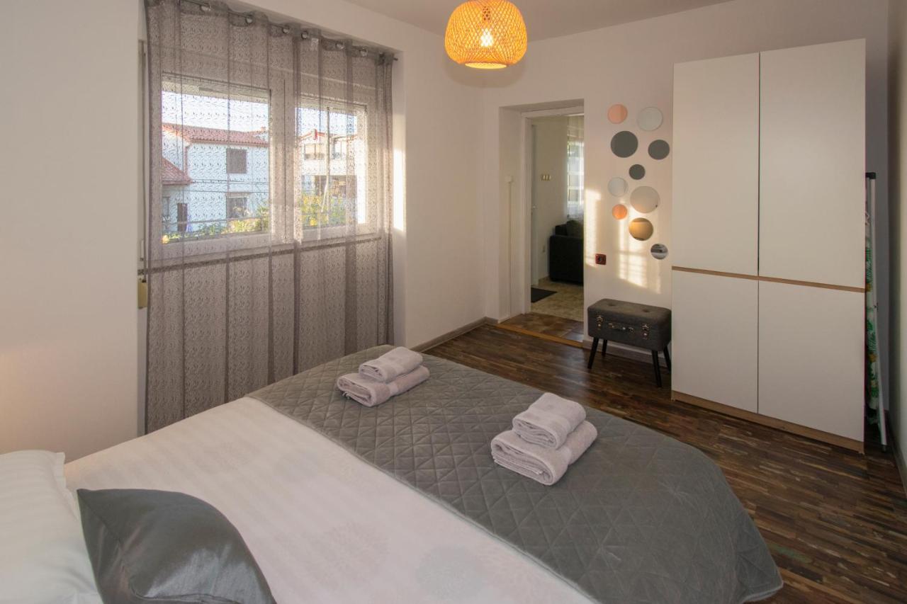 Apartman Fuma Rovigno Esterno foto